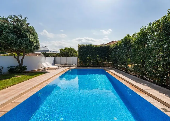 ヴィラ Katerina With Private Pool *